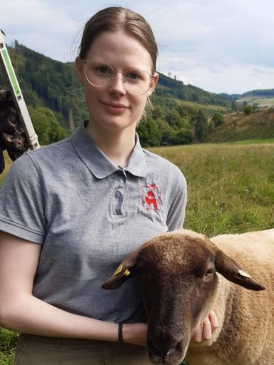 Ronja Bünner, Auszubildende Tiermedizinische Fachangestellte